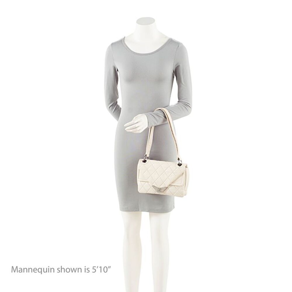 Chanel Lambskin Envelope Shoulder Bag - Picture 5 of 15